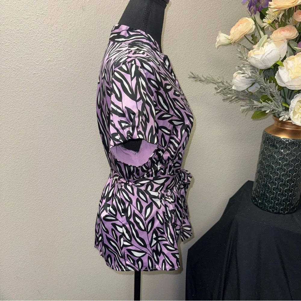 Worthington Purple Black Abstract Print Tie Waist Short Sleeve Blouse L - Picture 4 of 7